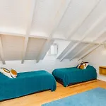Casa Do Mapa - Work And Play Family Getaway Apartment Lisbon